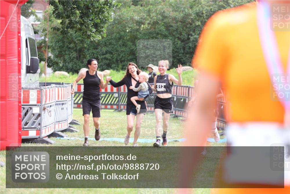 21.06.2026 - 29. Vierlanden-Triathlon Andreas Tolksdorf http://msf.ph/oto/9888720 21.06.2026 11:51:27 Ziel 299, 534, 612, 299, 534, 612 meine-sportfotos.de
