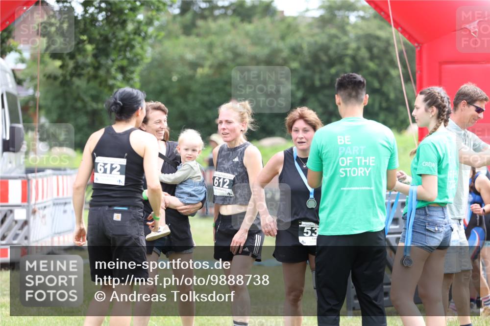 21.06.2026 - 29. Vierlanden-Triathlon Andreas Tolksdorf http://msf.ph/oto/9888738 21.06.2026 11:51:33 Ziel 299, 299 meine-sportfotos.de