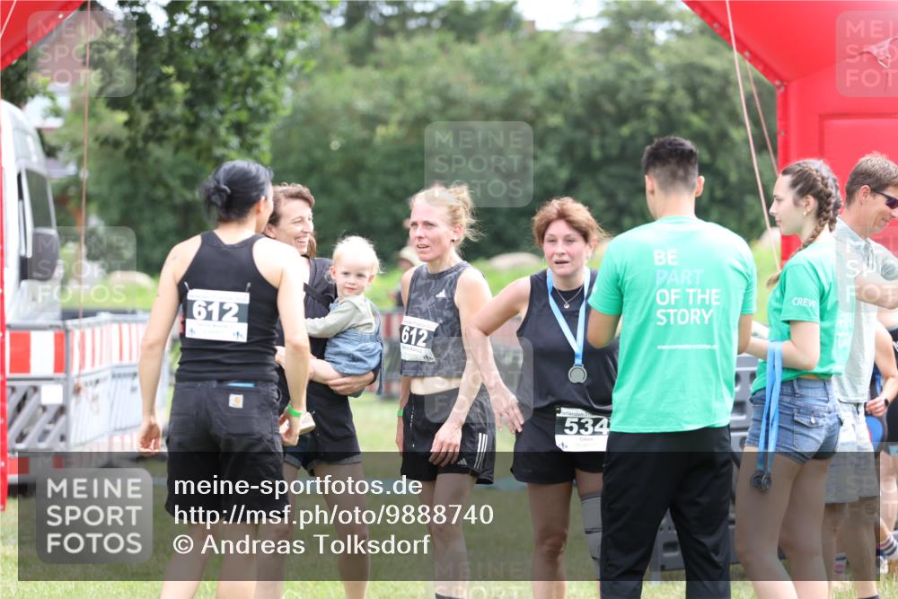 21.06.2026 - 29. Vierlanden-Triathlon Andreas Tolksdorf http://msf.ph/oto/9888740 21.06.2026 11:51:33 Ziel 299, 299 meine-sportfotos.de
