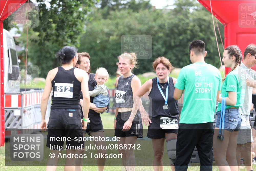 21.06.2026 - 29. Vierlanden-Triathlon Andreas Tolksdorf http://msf.ph/oto/9888742 21.06.2026 11:51:33 Ziel 299, 299 meine-sportfotos.de