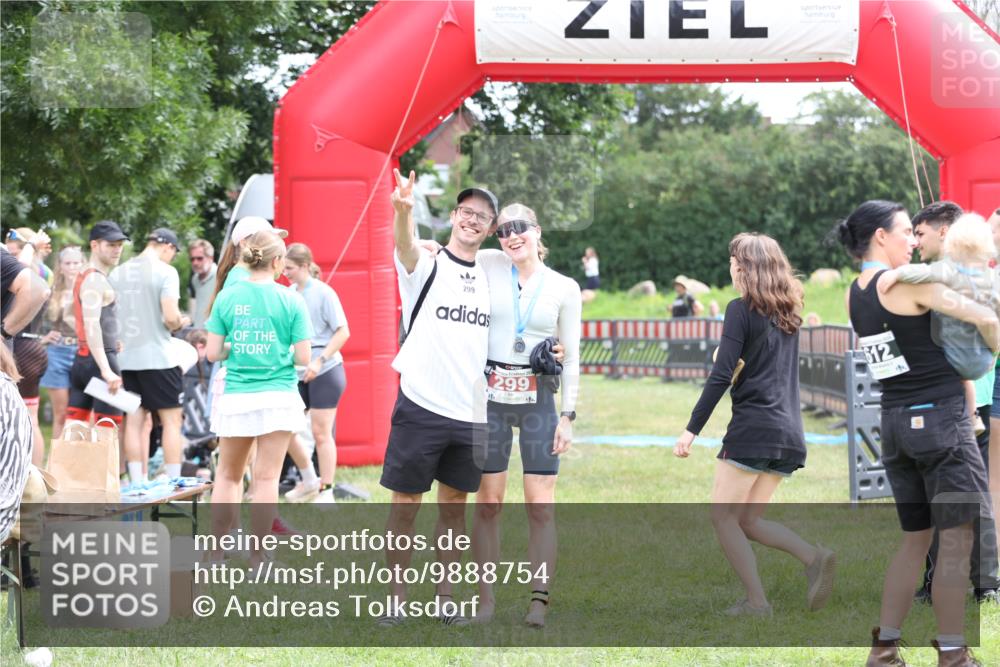 21.06.2026 - 29. Vierlanden-Triathlon Andreas Tolksdorf http://msf.ph/oto/9888754 21.06.2026 11:51:54 Ziel  meine-sportfotos.de