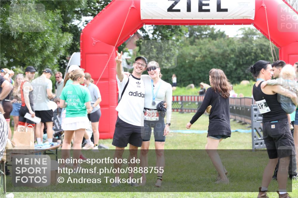 21.06.2026 - 29. Vierlanden-Triathlon Andreas Tolksdorf http://msf.ph/oto/9888755 21.06.2026 11:51:55 Ziel  meine-sportfotos.de