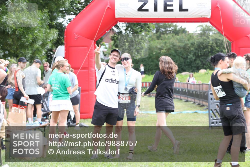 21.06.2026 - 29. Vierlanden-Triathlon Andreas Tolksdorf http://msf.ph/oto/9888757 21.06.2026 11:51:55 Ziel  meine-sportfotos.de