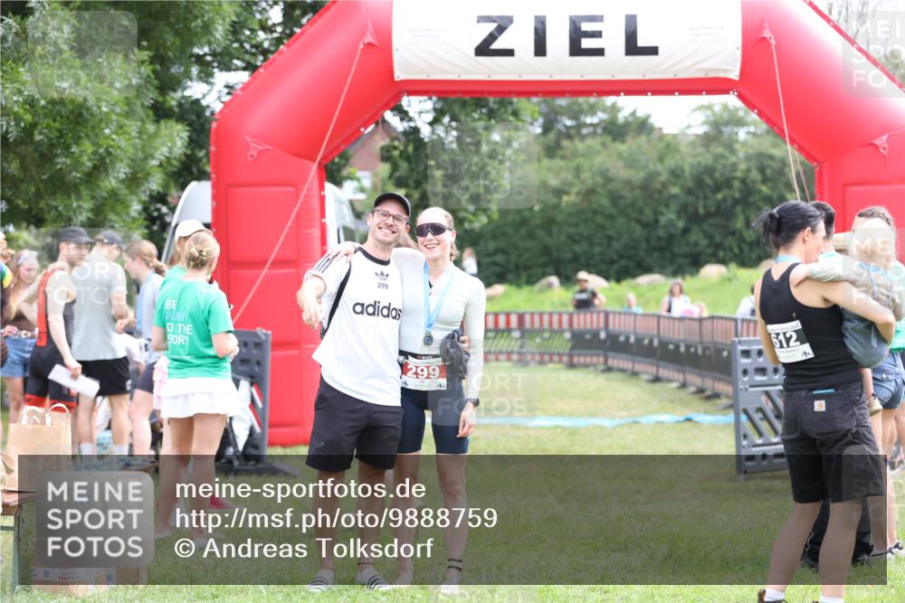 21.06.2026 - 29. Vierlanden-Triathlon Andreas Tolksdorf http://msf.ph/oto/9888759 21.06.2026 11:51:56 Ziel  meine-sportfotos.de