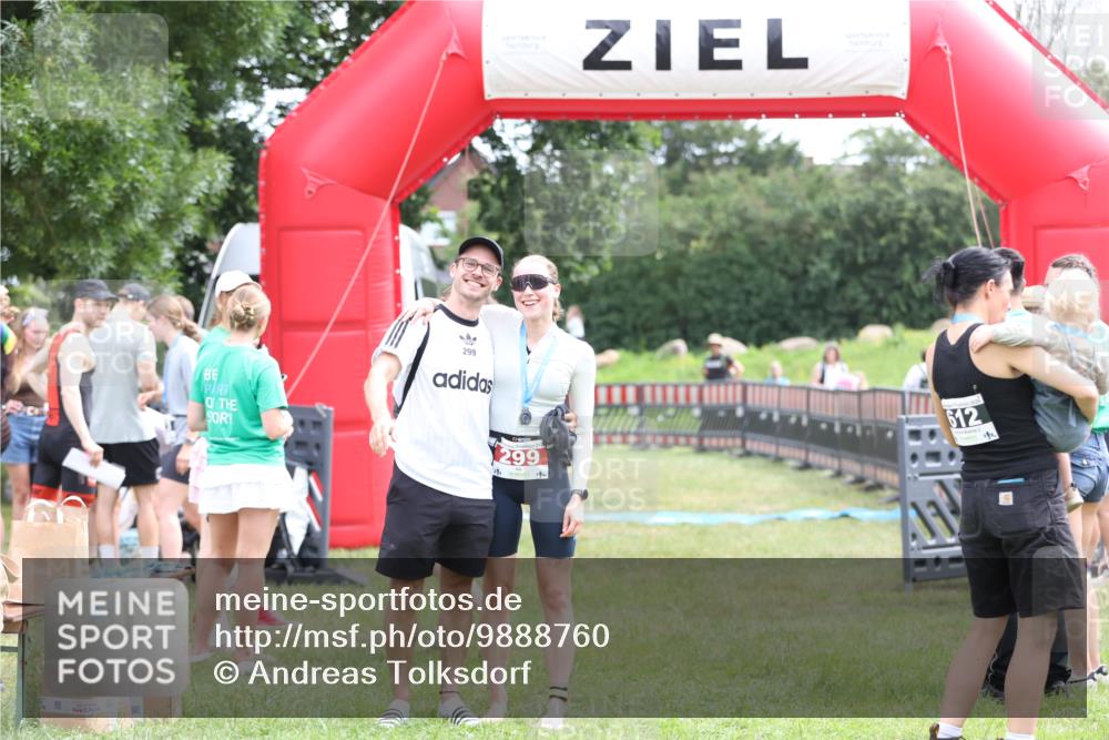 21.06.2026 - 29. Vierlanden-Triathlon Andreas Tolksdorf http://msf.ph/oto/9888760 21.06.2026 11:51:56 Ziel  meine-sportfotos.de