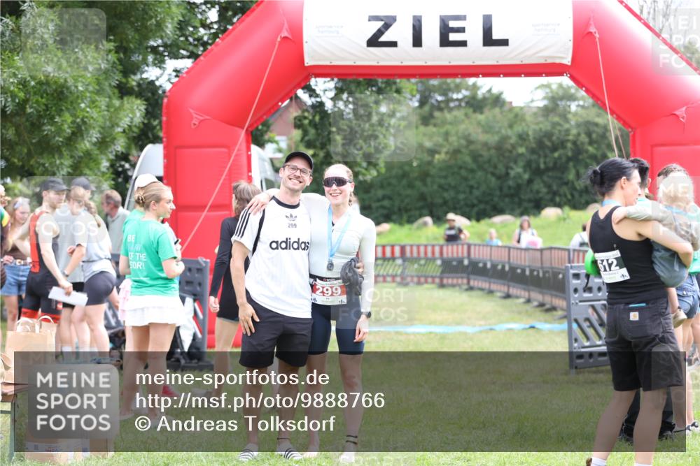 21.06.2026 - 29. Vierlanden-Triathlon Andreas Tolksdorf http://msf.ph/oto/9888766 21.06.2026 11:51:56 Ziel  meine-sportfotos.de