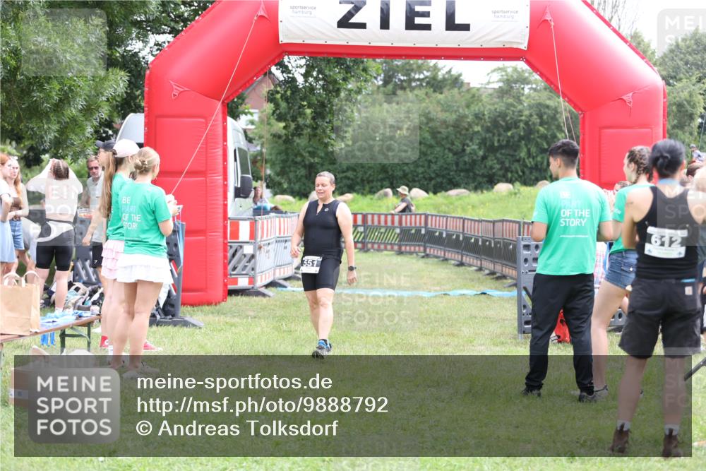 21.06.2026 - 29. Vierlanden-Triathlon Andreas Tolksdorf http://msf.ph/oto/9888792 21.06.2026 11:52:39 Ziel 402, 551, 402, 551 meine-sportfotos.de
