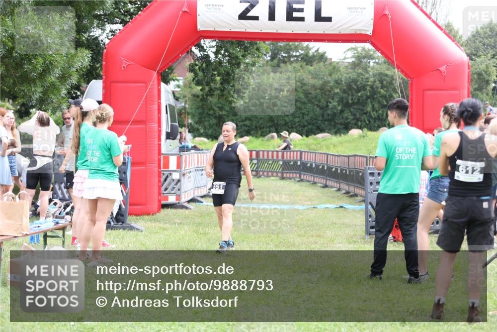 21.06.2026 - 29. Vierlanden-Triathlon Andreas Tolksdorf http://msf.ph/oto/9888793 21.06.2026 11:52:39 Ziel 402, 551, 402, 551 meine-sportfotos.de