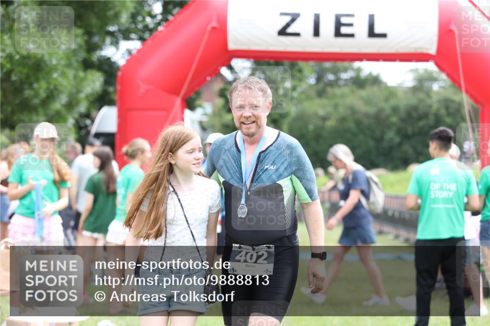 21.06.2026 - 29. Vierlanden-Triathlon Andreas Tolksdorf http://msf.ph/oto/9888813 21.06.2026 11:53:02 Ziel  meine-sportfotos.de