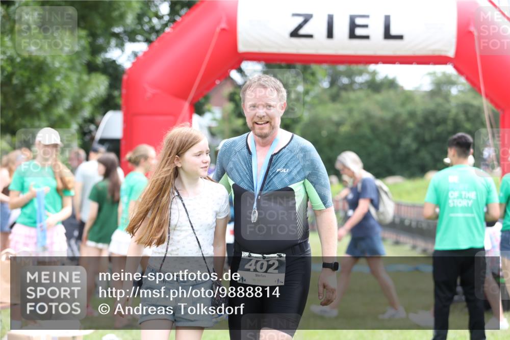 21.06.2026 - 29. Vierlanden-Triathlon Andreas Tolksdorf http://msf.ph/oto/9888814 21.06.2026 11:53:02 Ziel  meine-sportfotos.de