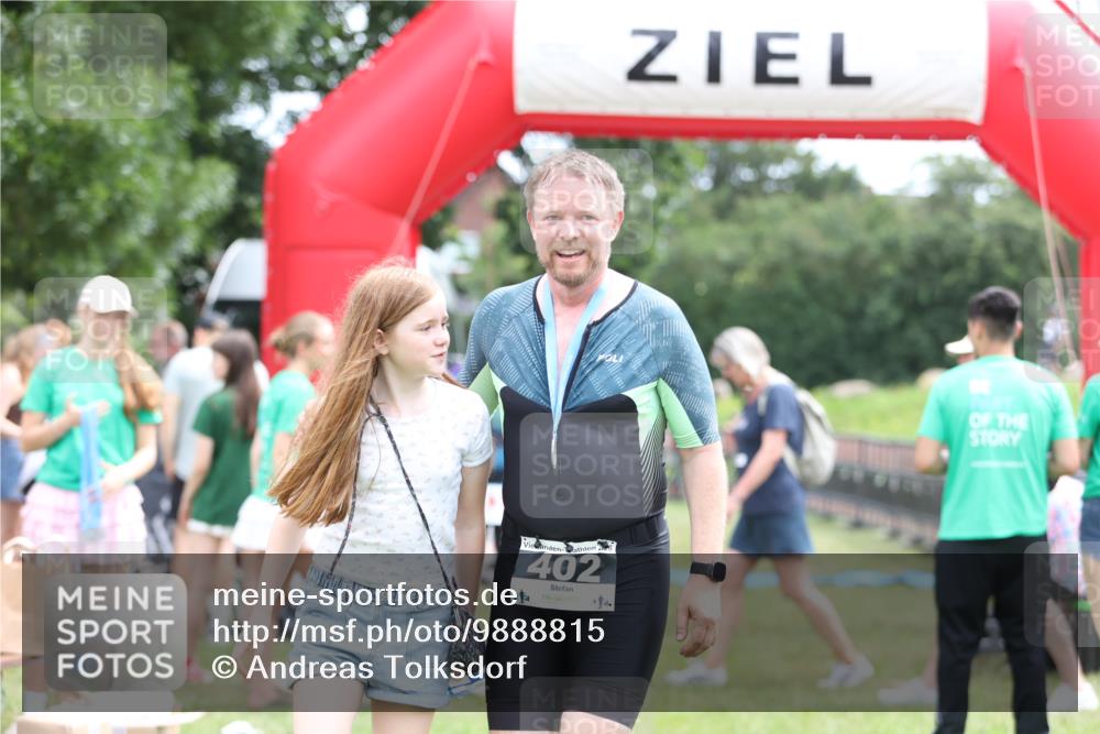 21.06.2026 - 29. Vierlanden-Triathlon Andreas Tolksdorf http://msf.ph/oto/9888815 21.06.2026 11:53:02 Ziel  meine-sportfotos.de