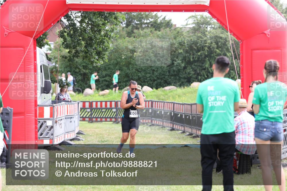 21.06.2026 - 29. Vierlanden-Triathlon Andreas Tolksdorf http://msf.ph/oto/9888821 21.06.2026 11:53:47 Ziel 605, 611, 605, 611 meine-sportfotos.de