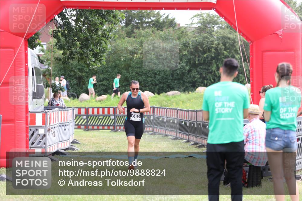 21.06.2026 - 29. Vierlanden-Triathlon Andreas Tolksdorf http://msf.ph/oto/9888824 21.06.2026 11:53:47 Ziel 605, 611, 605, 611 meine-sportfotos.de