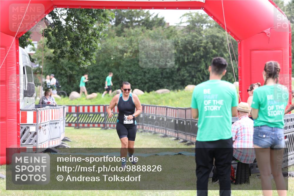 21.06.2026 - 29. Vierlanden-Triathlon Andreas Tolksdorf http://msf.ph/oto/9888826 21.06.2026 11:53:47 Ziel 605, 611, 605, 611 meine-sportfotos.de