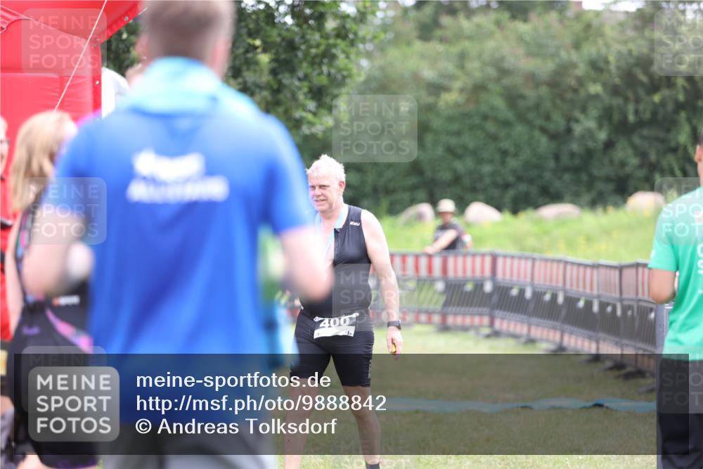 21.06.2026 - 29. Vierlanden-Triathlon Andreas Tolksdorf http://msf.ph/oto/9888842 21.06.2026 11:54:32 Ziel  meine-sportfotos.de