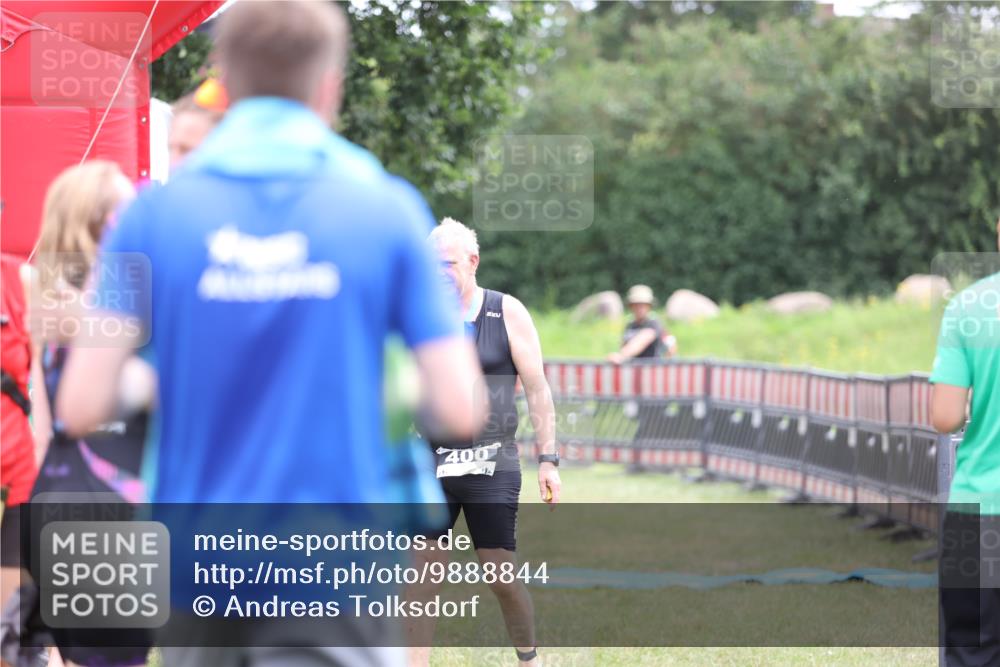 21.06.2026 - 29. Vierlanden-Triathlon Andreas Tolksdorf http://msf.ph/oto/9888844 21.06.2026 11:54:33 Ziel  meine-sportfotos.de
