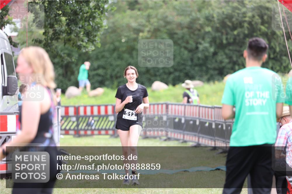 21.06.2026 - 29. Vierlanden-Triathlon Andreas Tolksdorf http://msf.ph/oto/9888859 21.06.2026 11:54:58 Ziel 512, 512 meine-sportfotos.de