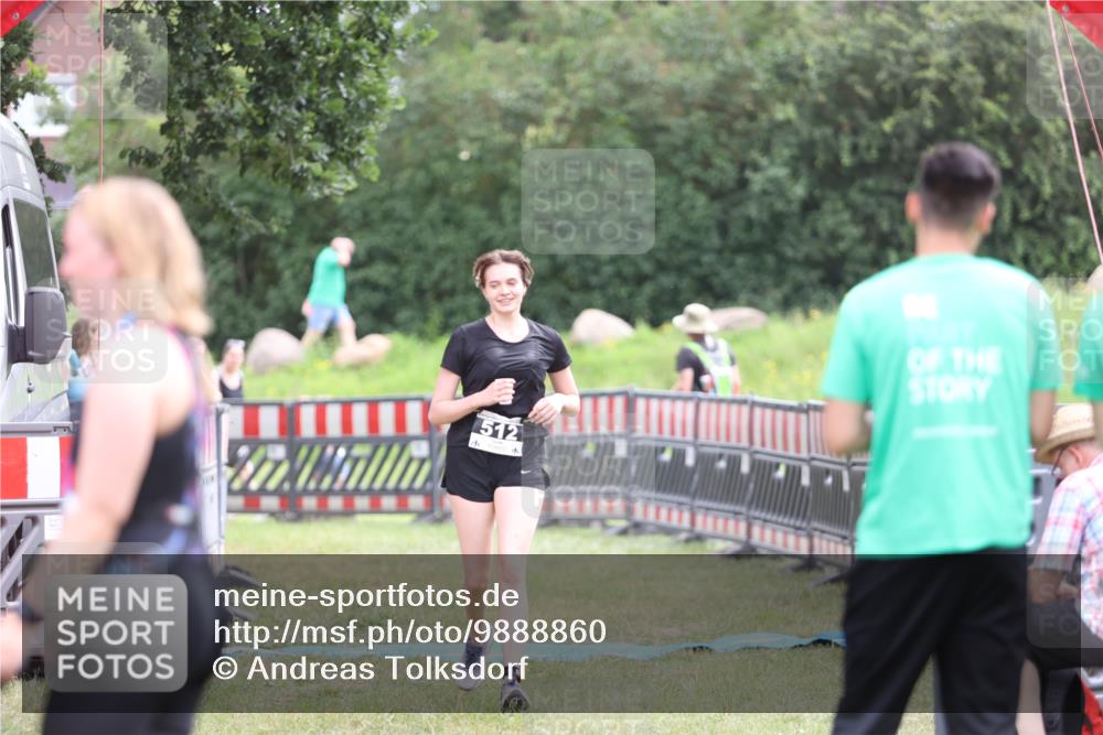 21.06.2026 - 29. Vierlanden-Triathlon Andreas Tolksdorf http://msf.ph/oto/9888860 21.06.2026 11:54:58 Ziel 512, 512 meine-sportfotos.de