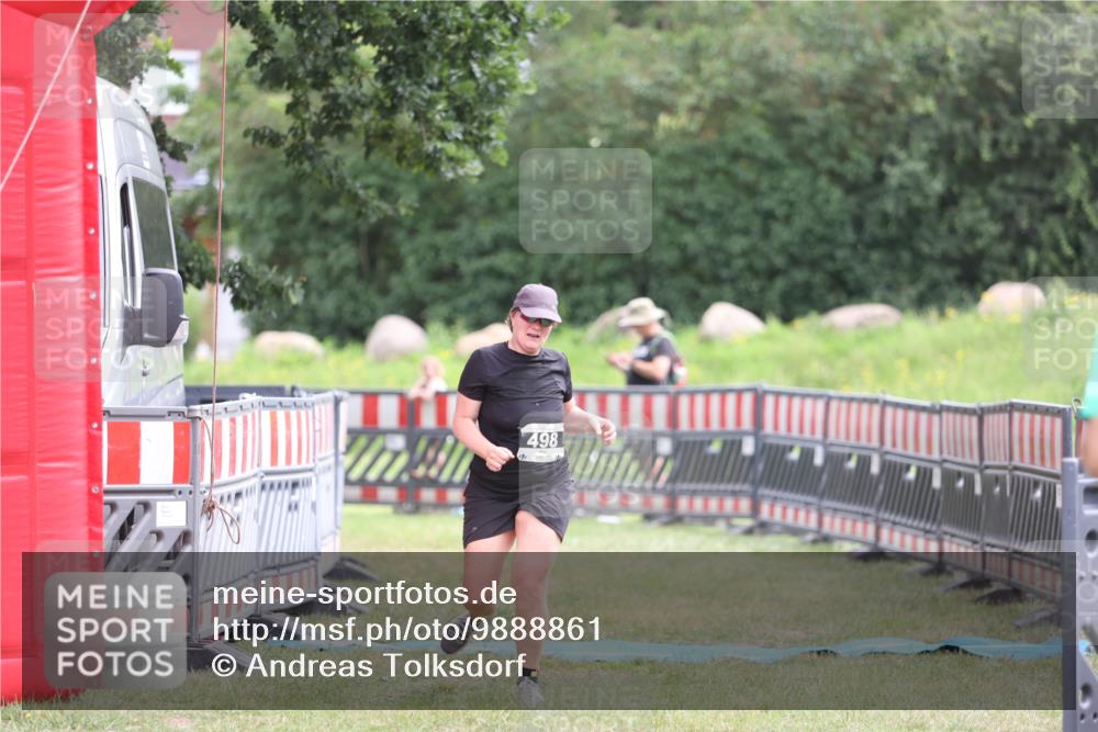21.06.2026 - 29. Vierlanden-Triathlon Andreas Tolksdorf http://msf.ph/oto/9888861 21.06.2026 11:55:50 Ziel 498, 498 meine-sportfotos.de