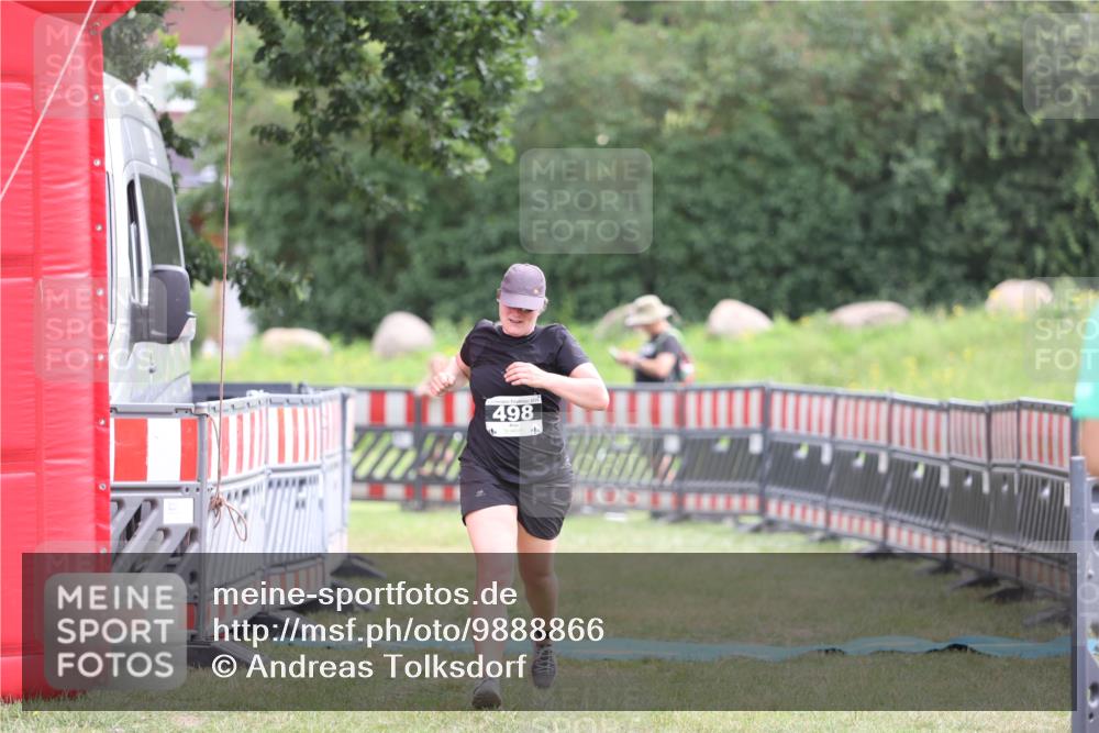 21.06.2026 - 29. Vierlanden-Triathlon Andreas Tolksdorf http://msf.ph/oto/9888866 21.06.2026 11:55:50 Ziel 498, 498 meine-sportfotos.de
