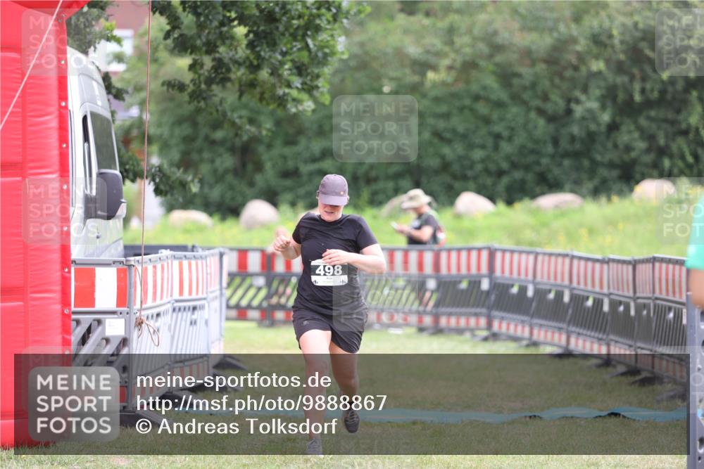 21.06.2026 - 29. Vierlanden-Triathlon Andreas Tolksdorf http://msf.ph/oto/9888867 21.06.2026 11:55:50 Ziel 498, 498 meine-sportfotos.de