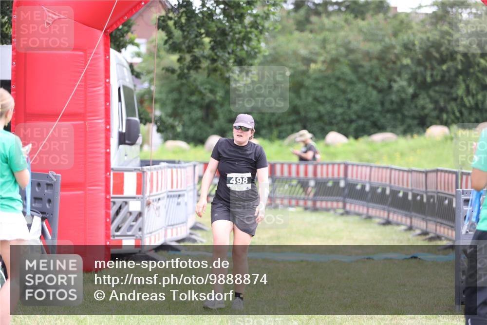 21.06.2026 - 29. Vierlanden-Triathlon Andreas Tolksdorf http://msf.ph/oto/9888874 21.06.2026 11:55:51 Ziel 498, 498 meine-sportfotos.de