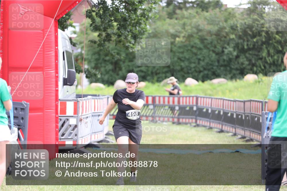 21.06.2026 - 29. Vierlanden-Triathlon Andreas Tolksdorf http://msf.ph/oto/9888878 21.06.2026 11:55:52 Ziel 498, 498 meine-sportfotos.de