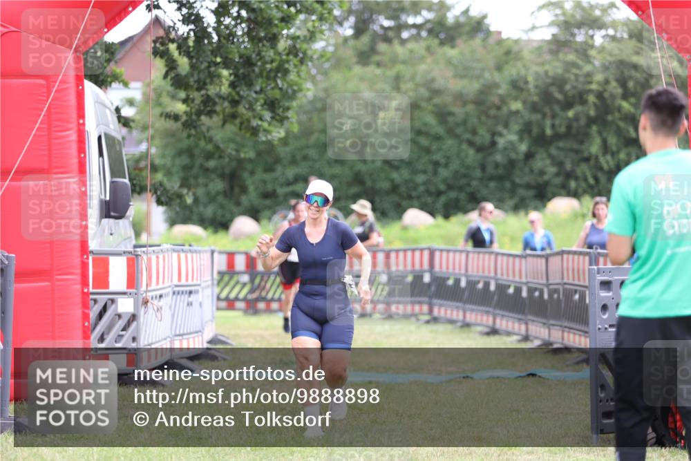 21.06.2026 - 29. Vierlanden-Triathlon Andreas Tolksdorf http://msf.ph/oto/9888898 21.06.2026 11:57:10 Ziel 500, 504, 500, 504 meine-sportfotos.de