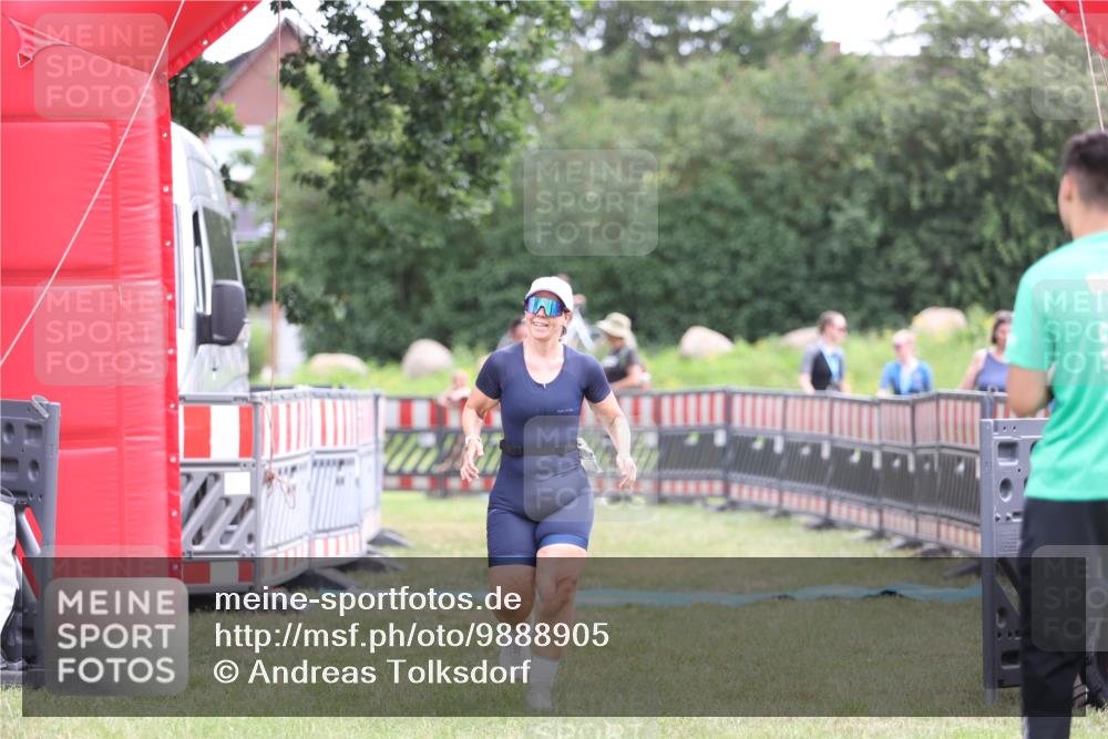21.06.2026 - 29. Vierlanden-Triathlon Andreas Tolksdorf http://msf.ph/oto/9888905 21.06.2026 11:57:10 Ziel 500, 504, 500, 504 meine-sportfotos.de