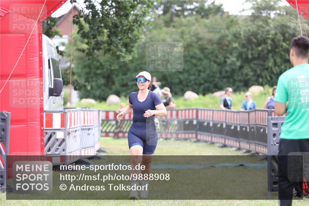 21.06.2026 - 29. Vierlanden-Triathlon Andreas Tolksdorf http://msf.ph/oto/9888908 21.06.2026 11:57:10 Ziel 500, 504, 500, 504 meine-sportfotos.de
