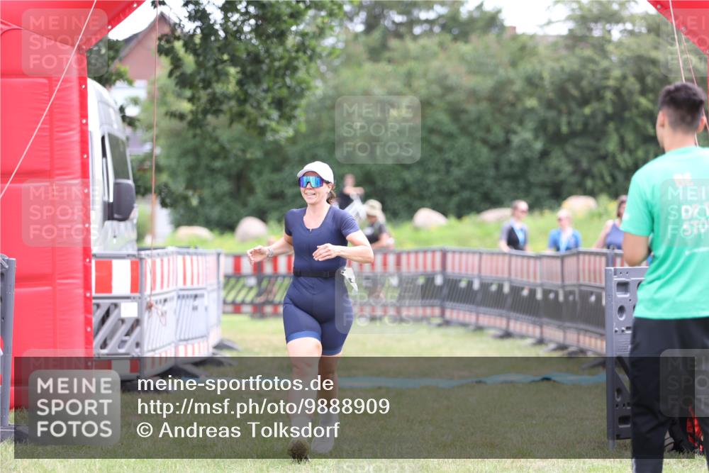 21.06.2026 - 29. Vierlanden-Triathlon Andreas Tolksdorf http://msf.ph/oto/9888909 21.06.2026 11:57:10 Ziel 500, 504, 500, 504 meine-sportfotos.de