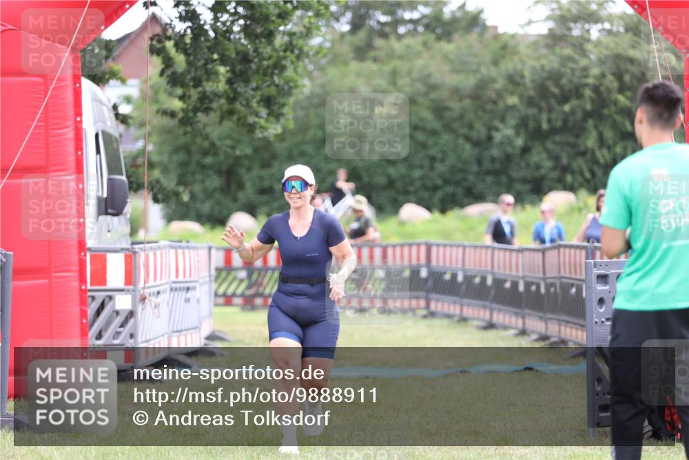 21.06.2026 - 29. Vierlanden-Triathlon Andreas Tolksdorf http://msf.ph/oto/9888911 21.06.2026 11:57:10 Ziel 500, 504, 500, 504 meine-sportfotos.de