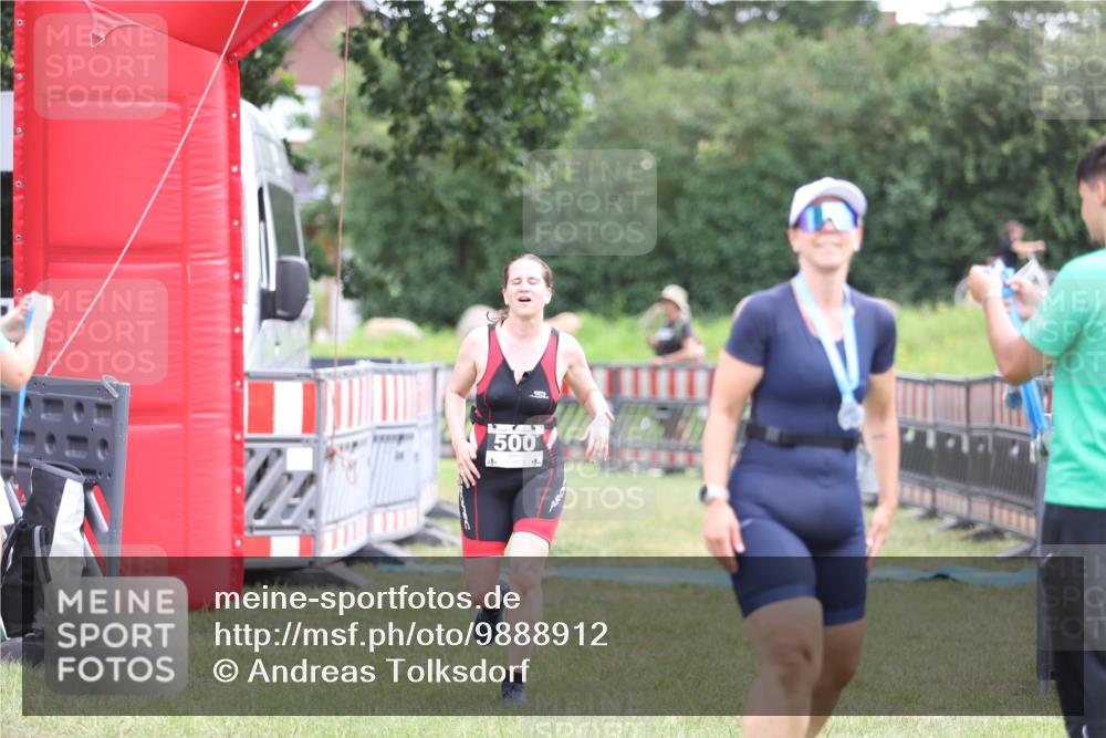 21.06.2026 - 29. Vierlanden-Triathlon Andreas Tolksdorf http://msf.ph/oto/9888912 21.06.2026 11:57:16 Ziel 298, 500, 298, 500 meine-sportfotos.de