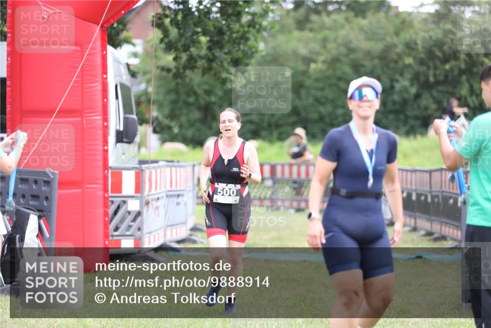 21.06.2026 - 29. Vierlanden-Triathlon Andreas Tolksdorf http://msf.ph/oto/9888914 21.06.2026 11:57:16 Ziel 298, 500, 298, 500 meine-sportfotos.de
