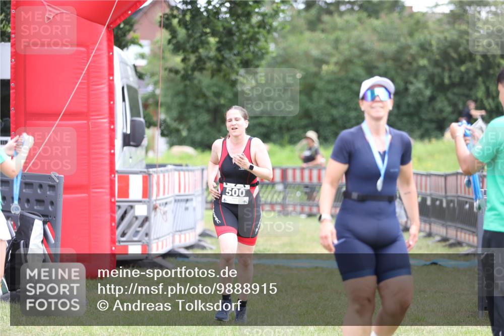 21.06.2026 - 29. Vierlanden-Triathlon Andreas Tolksdorf http://msf.ph/oto/9888915 21.06.2026 11:57:16 Ziel 298, 500, 298, 500 meine-sportfotos.de