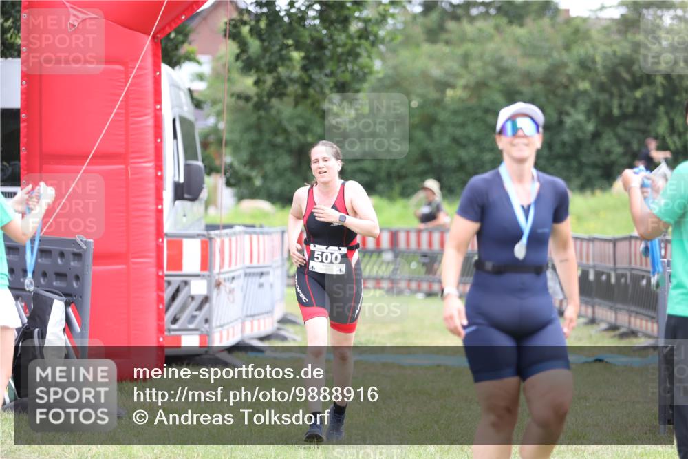 21.06.2026 - 29. Vierlanden-Triathlon Andreas Tolksdorf http://msf.ph/oto/9888916 21.06.2026 11:57:16 Ziel 298, 500, 298, 500 meine-sportfotos.de