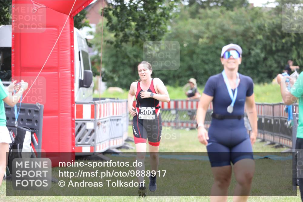 21.06.2026 - 29. Vierlanden-Triathlon Andreas Tolksdorf http://msf.ph/oto/9888917 21.06.2026 11:57:16 Ziel 298, 500, 298, 500 meine-sportfotos.de
