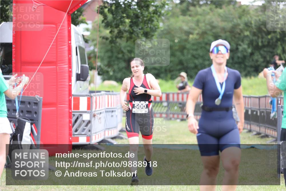 21.06.2026 - 29. Vierlanden-Triathlon Andreas Tolksdorf http://msf.ph/oto/9888918 21.06.2026 11:57:16 Ziel 298, 500, 298, 500 meine-sportfotos.de