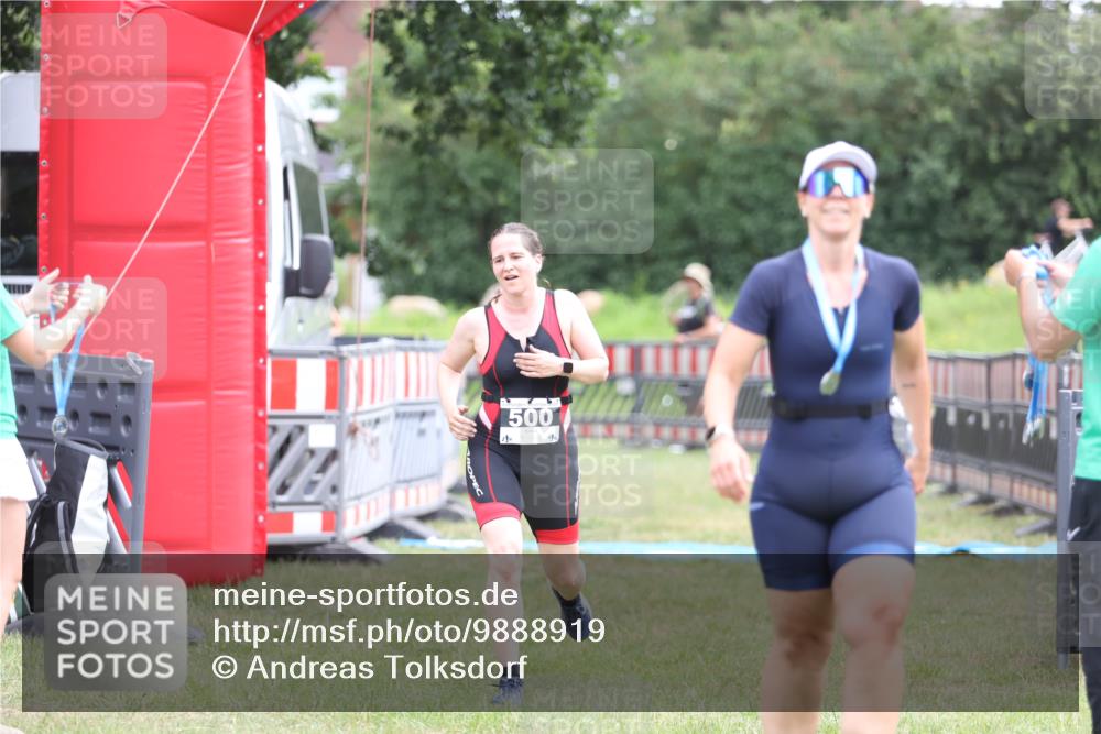 21.06.2026 - 29. Vierlanden-Triathlon Andreas Tolksdorf http://msf.ph/oto/9888919 21.06.2026 11:57:16 Ziel 298, 500, 298, 500 meine-sportfotos.de