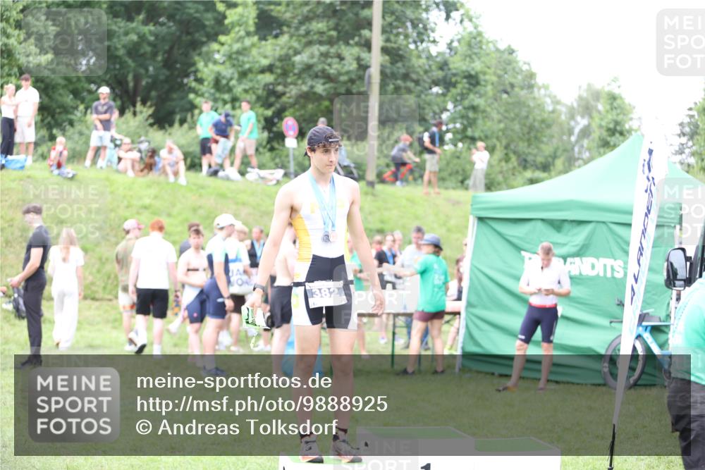 21.06.2026 - 29. Vierlanden-Triathlon Andreas Tolksdorf http://msf.ph/oto/9888925 21.06.2026 11:58:08 Ziel 510, 510 meine-sportfotos.de