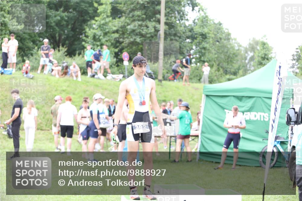 21.06.2026 - 29. Vierlanden-Triathlon Andreas Tolksdorf http://msf.ph/oto/9888927 21.06.2026 11:58:08 Ziel 510, 510 meine-sportfotos.de