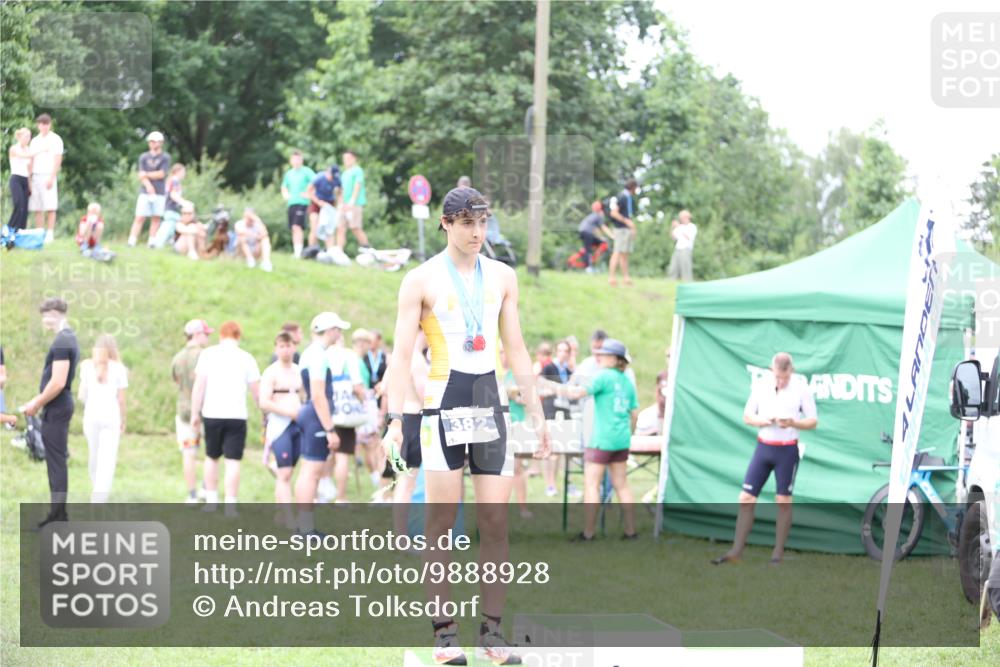 21.06.2026 - 29. Vierlanden-Triathlon Andreas Tolksdorf http://msf.ph/oto/9888928 21.06.2026 11:58:08 Ziel 510, 510 meine-sportfotos.de