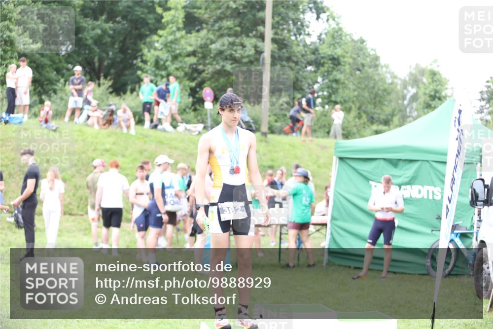 21.06.2026 - 29. Vierlanden-Triathlon Andreas Tolksdorf http://msf.ph/oto/9888929 21.06.2026 11:58:08 Ziel 510, 510 meine-sportfotos.de