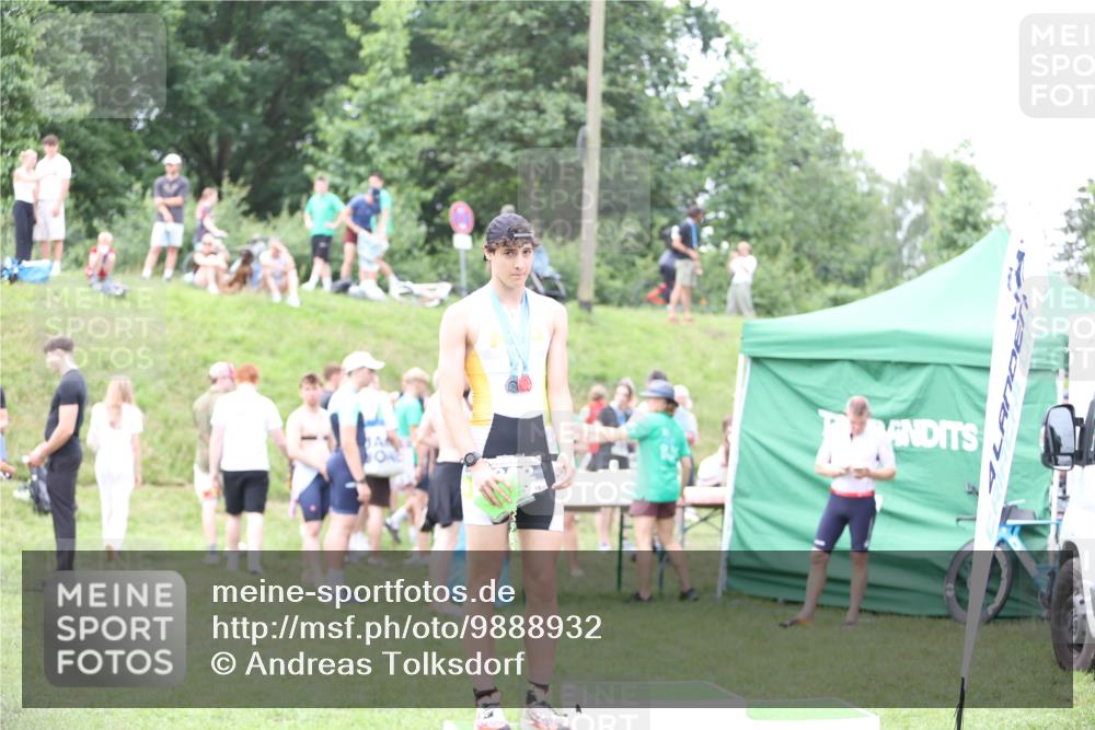 21.06.2026 - 29. Vierlanden-Triathlon Andreas Tolksdorf http://msf.ph/oto/9888932 21.06.2026 11:58:08 Ziel 510, 510 meine-sportfotos.de
