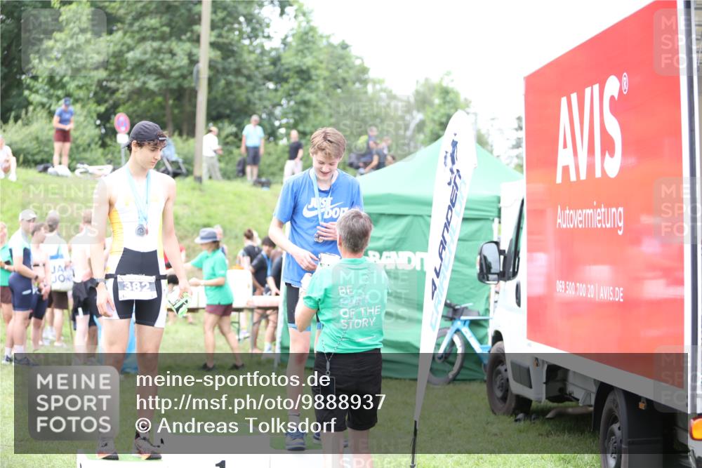 21.06.2026 - 29. Vierlanden-Triathlon Andreas Tolksdorf http://msf.ph/oto/9888937 21.06.2026 11:58:30 Ziel 595, 595 meine-sportfotos.de