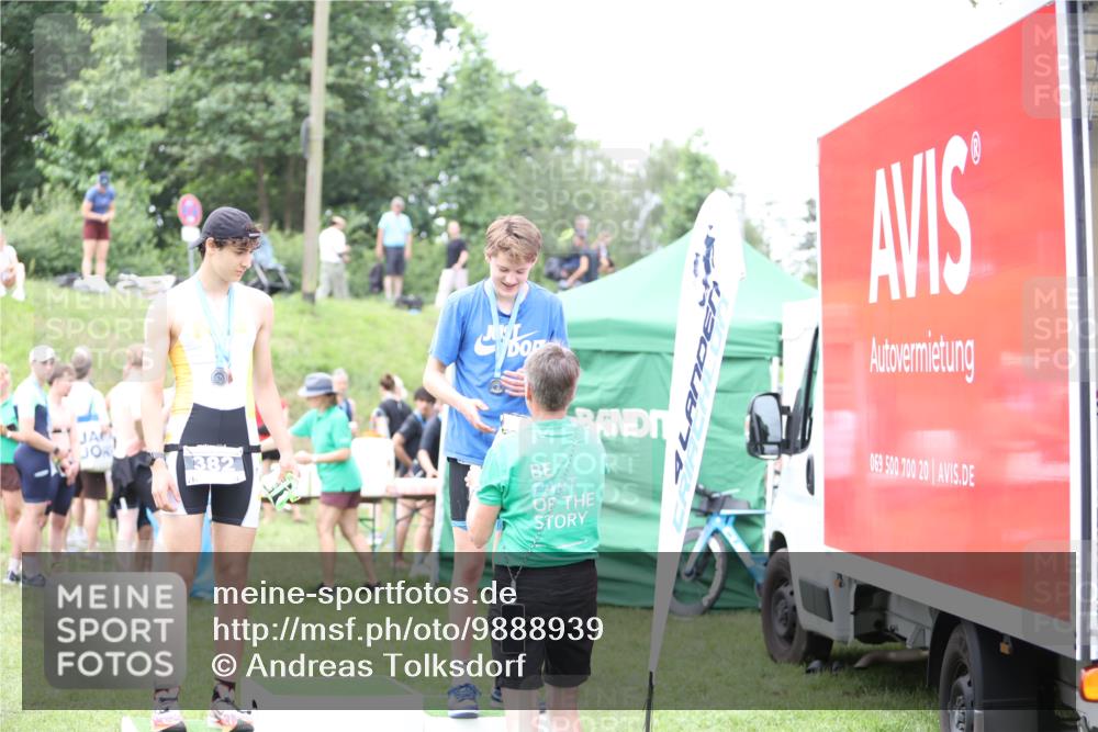 21.06.2026 - 29. Vierlanden-Triathlon Andreas Tolksdorf http://msf.ph/oto/9888939 21.06.2026 11:58:30 Ziel 595, 595 meine-sportfotos.de