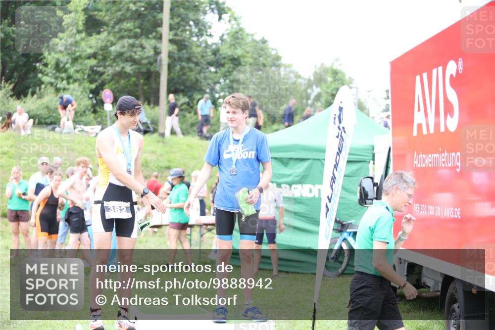 21.06.2026 - 29. Vierlanden-Triathlon Andreas Tolksdorf http://msf.ph/oto/9888942 21.06.2026 11:58:32 Ziel 595, 595 meine-sportfotos.de
