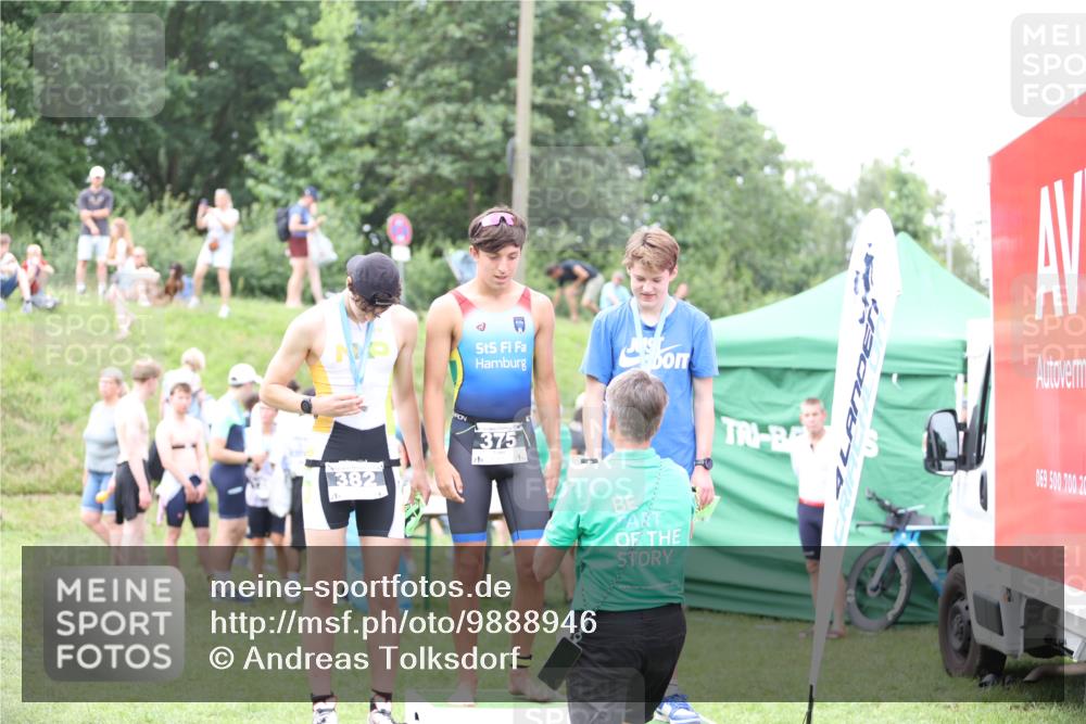 21.06.2026 - 29. Vierlanden-Triathlon Andreas Tolksdorf http://msf.ph/oto/9888946 21.06.2026 11:58:46 Ziel 589, 617, 589, 617 meine-sportfotos.de