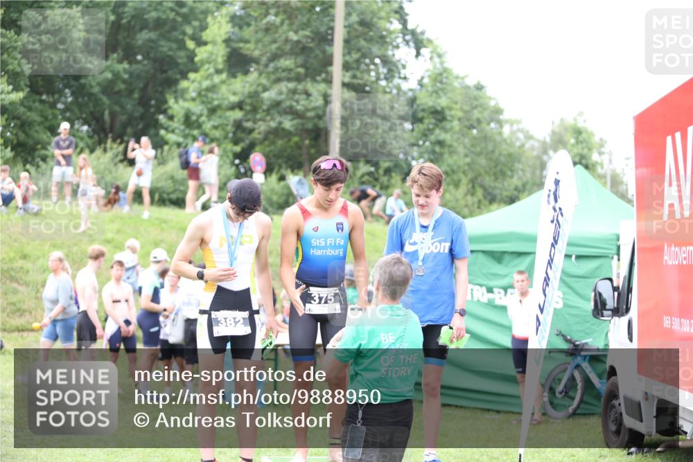 21.06.2026 - 29. Vierlanden-Triathlon Andreas Tolksdorf http://msf.ph/oto/9888950 21.06.2026 11:58:46 Ziel 589, 617, 589, 617 meine-sportfotos.de