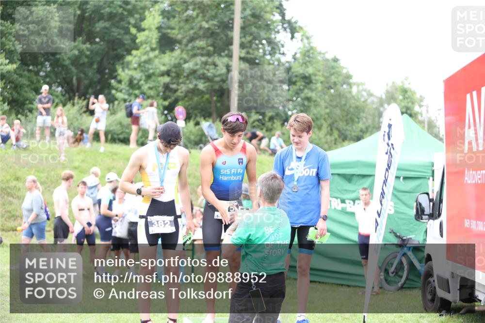 21.06.2026 - 29. Vierlanden-Triathlon Andreas Tolksdorf http://msf.ph/oto/9888952 21.06.2026 11:58:46 Ziel 589, 617, 589, 617 meine-sportfotos.de